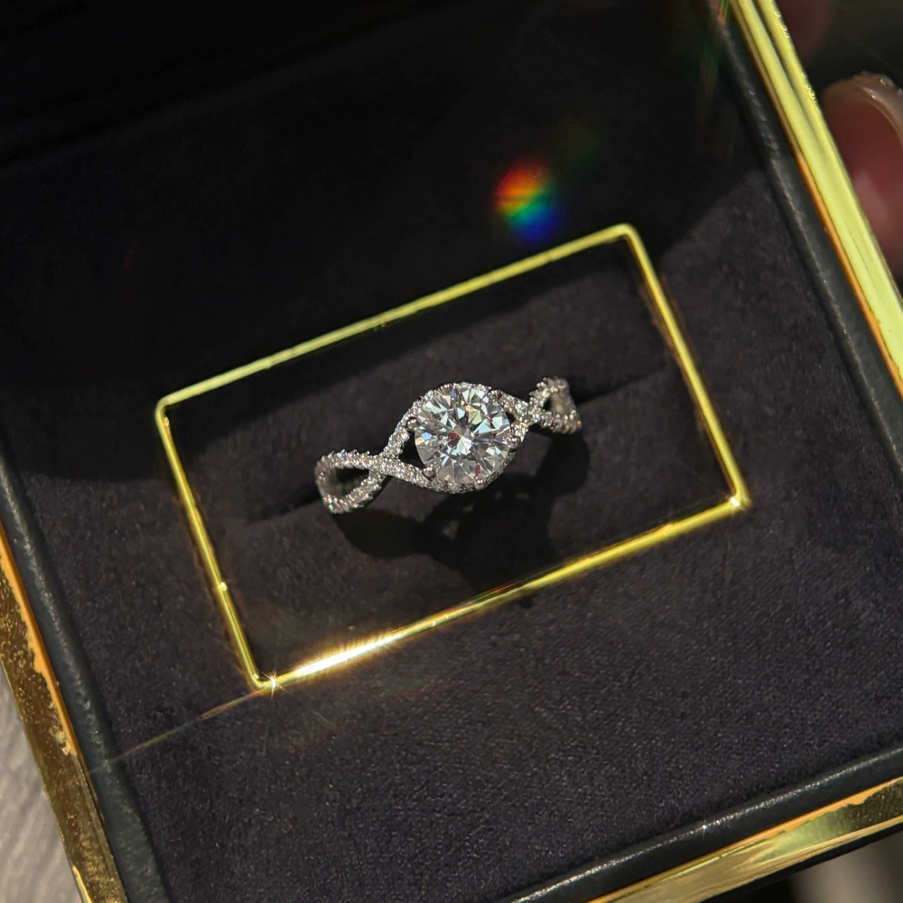 Women’s 1CT Round Twisted Engagement Ring